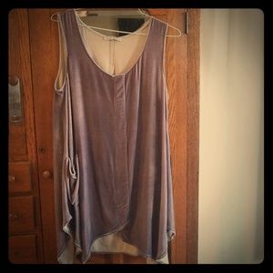 Cut loose large tank shirt with pocket